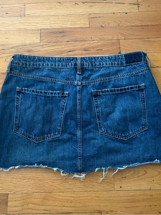 Hollister Denim Mini Skirt Distressed Raw Hem Mid Rise Size 14 W32 - Picture 6 of 6